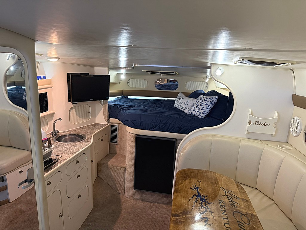 1999 Rinker 1999 Rinker 330 Fiesta Vee boat for sale in Nancy, KY, view 17