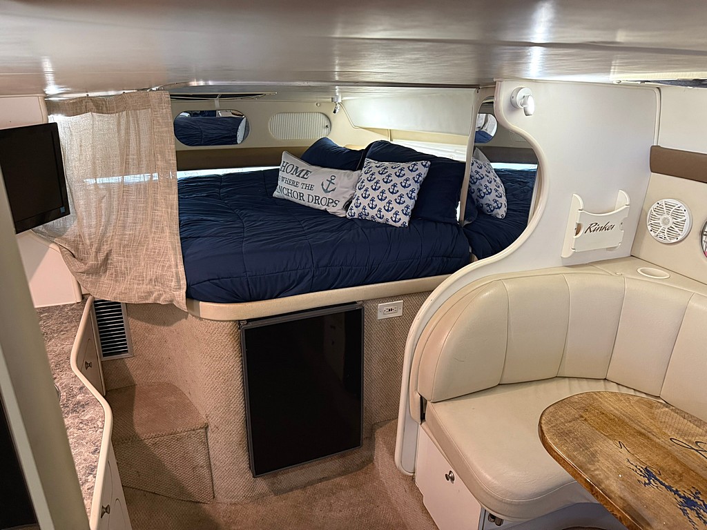 1999 Rinker 1999 Rinker 330 Fiesta Vee boat for sale in Nancy, KY, view 20