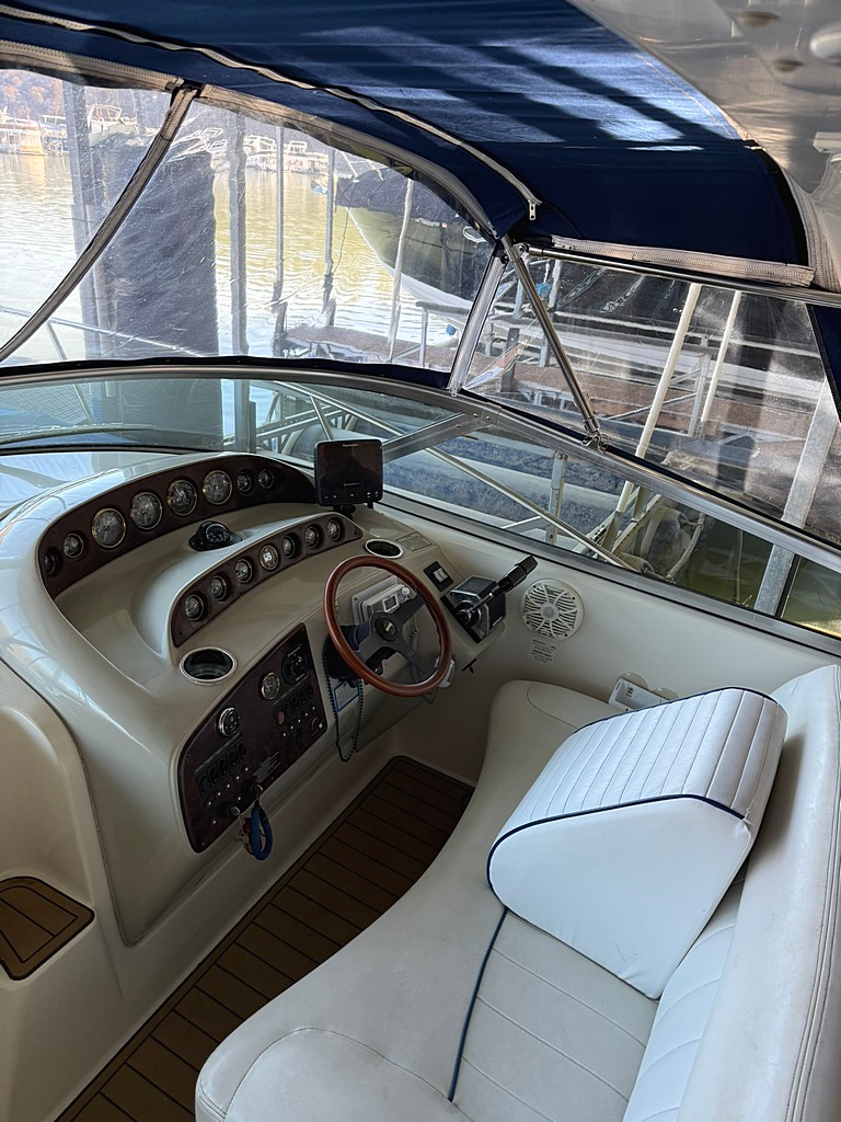 1999 Rinker 1999 Rinker 330 Fiesta Vee boat for sale in Nancy, KY, view 12