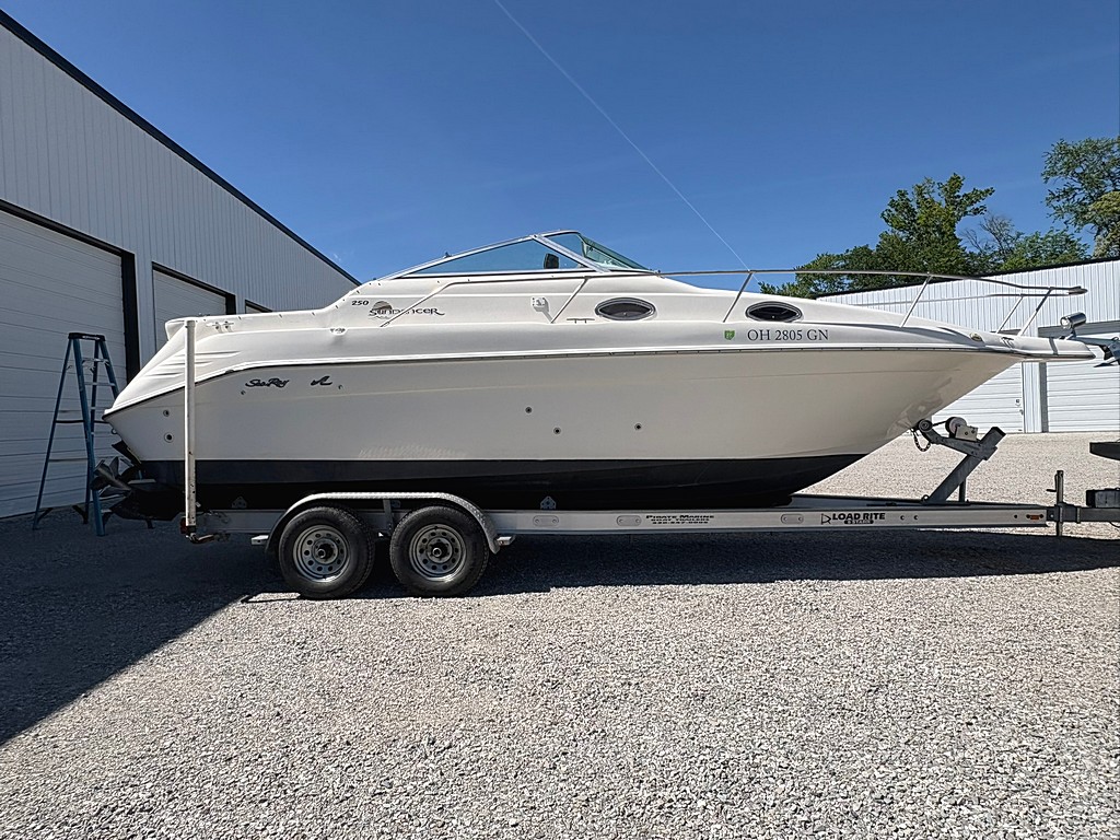 1995 Sea Ray 250 Sundancer